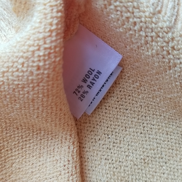 (L) St. John Sport Yellow 3/4 Sleeve Top Wool and Rayon Blend Knit V Neck - Picture 7 of 11